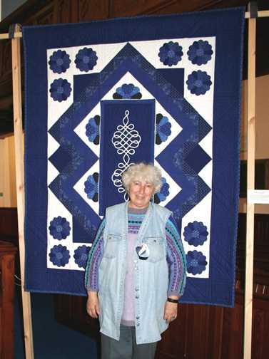 Anna DolÃ¡nyi with In praise of Handicraft by the Foltlekek Group